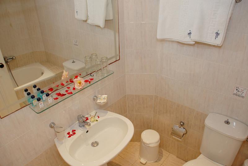 Afrodite Hotel ラガナス エクステリア 写真